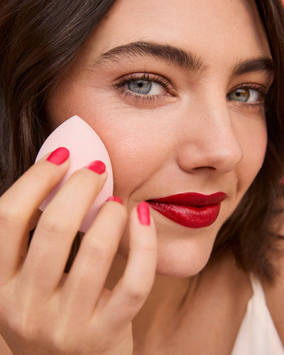 Angled Teardrop Blending Sponge